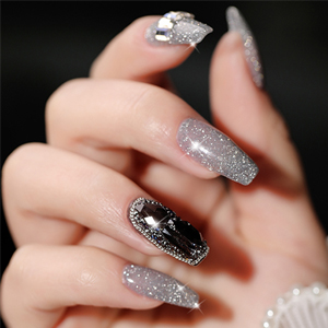 Glitter nails
