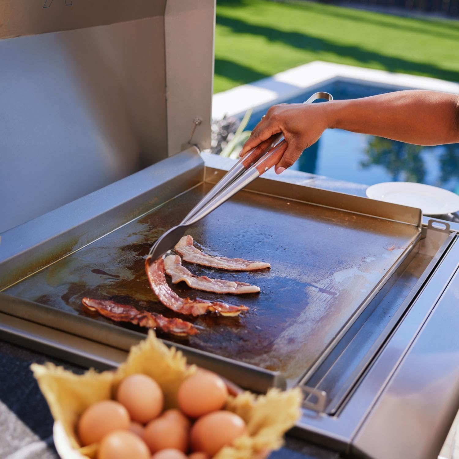 Blaze LTE+ 30-Inch Built-in Natural Gas Griddle w/Lift-Assist Hood - BLZ-GRIDDLE-LTE3-NG - Image 5