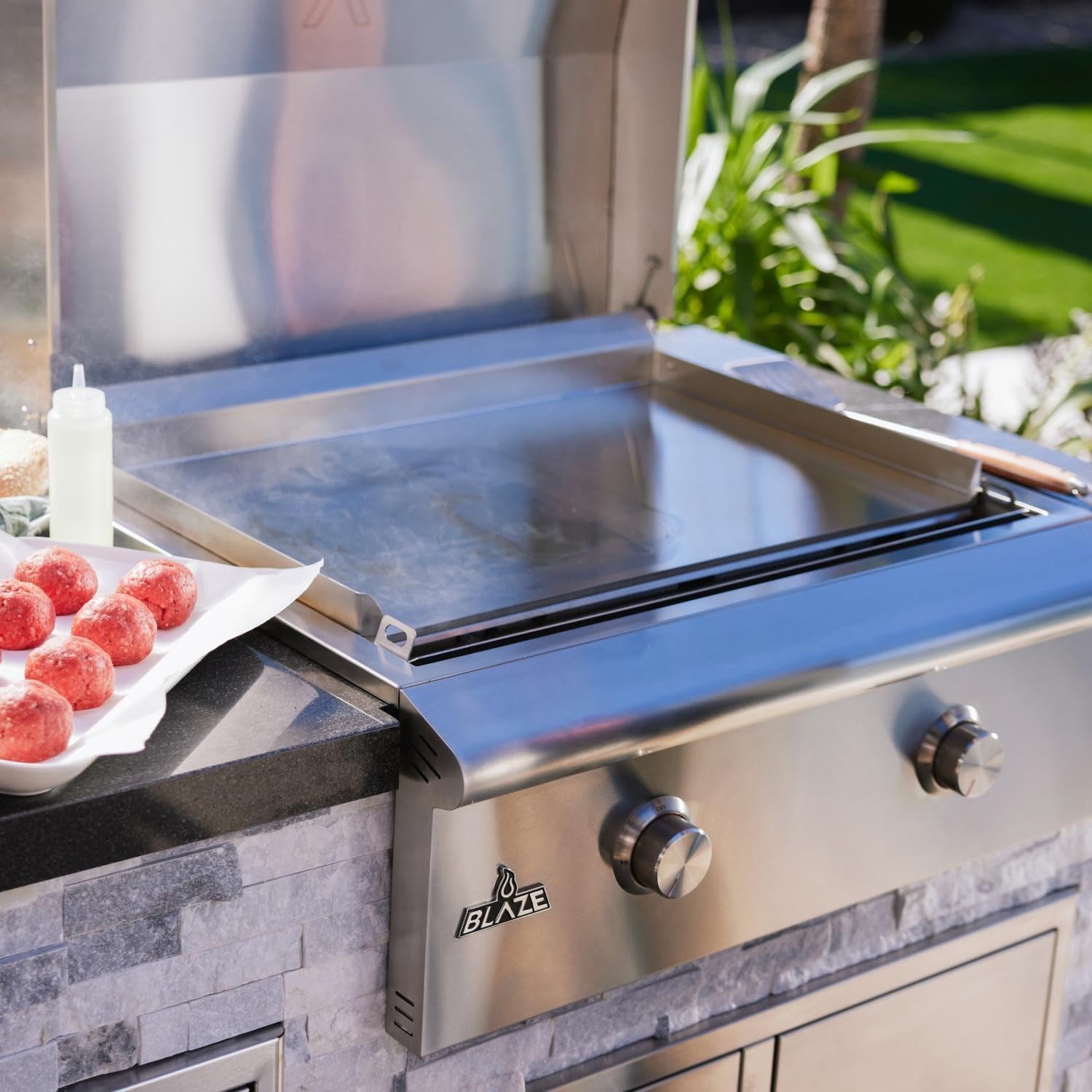 Blaze LTE+ 30-Inch Built-in Natural Gas Griddle w/Lift-Assist Hood - BLZ-GRIDDLE-LTE3-NG - Image 3