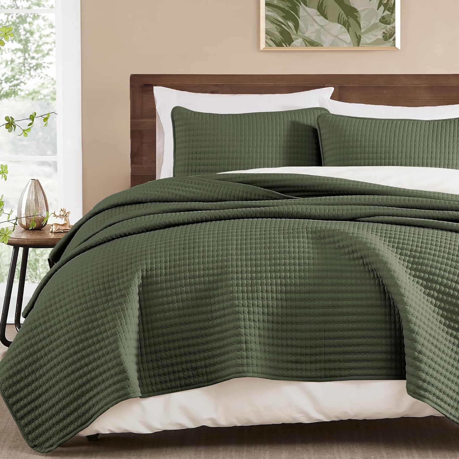 WRENSONGE Queen Quilt-3 Pieces Lightweight Bedspreads Olive Green Queen Size Quilt Bedding Set for All Seasons, Soft Summer Coverlet with 2 Pillow Shams Suitable for Bed & Couch