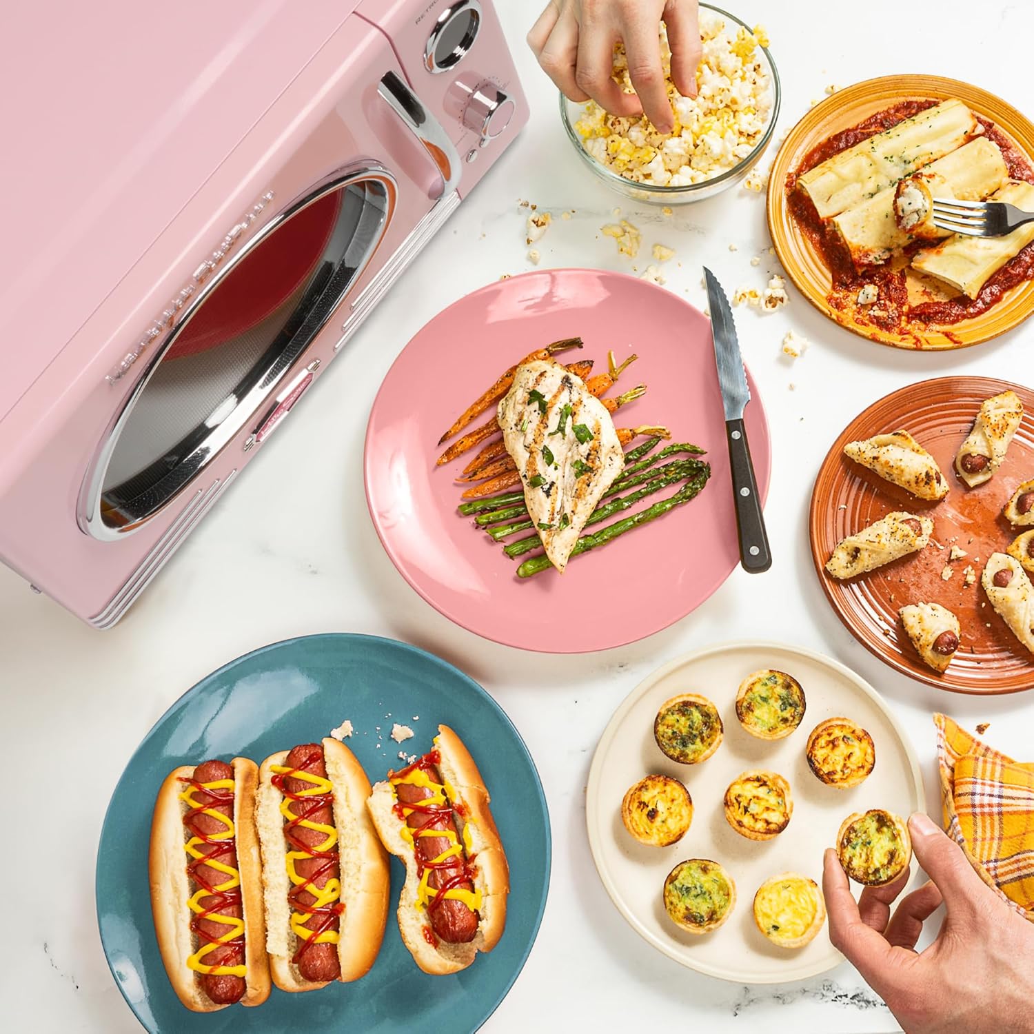 Nostalgia Retro Countertop Microwave Oven - Large 800-Watt - 0.9 cu ft - 12 Pre-Programmed Cooking Settings - Digital Clock - Kitchen Appliances - Pink - Image 3