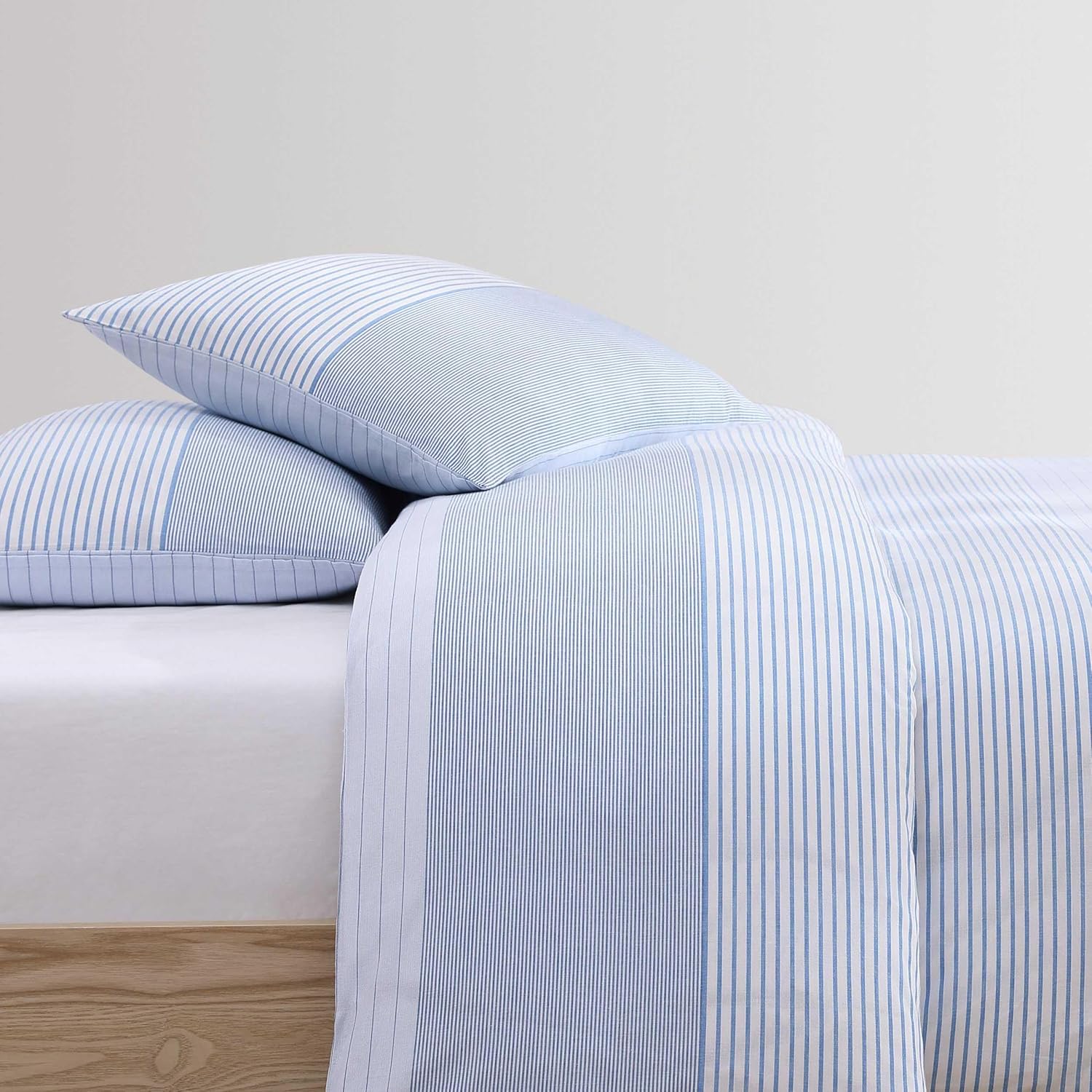 Tommy Hilfiger - King Comforter Set, Super Soft Bedding with Matching Sham, Breathable Bed Essentials (Modern Stripe White, King) - Image 5