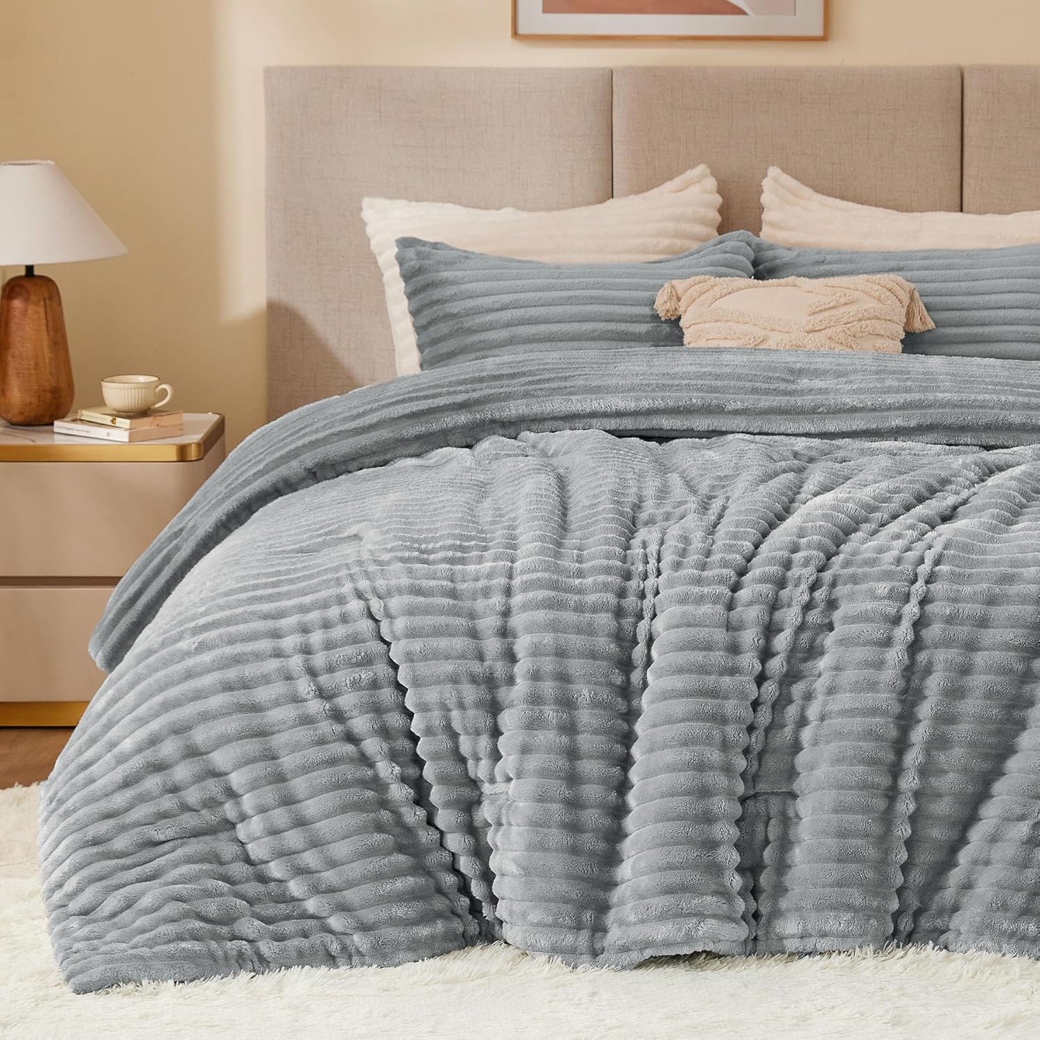 BEDELITE Fleece Queen Comforter Set -Super Soft & Warm Fluffy Light Grey Bedding, Luxury Fuzzy Heavy Bed Set for Winter with 2 Pillow Cases