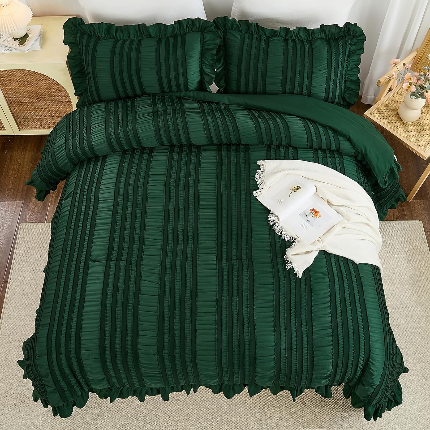 WONGS BEDDING Queen Size Comforter,Christmas Emerald Green Boho Comforter Set Queen,Shabby Chic Bedding Set for Bed, 3 Pieces Soft Lightweight Farmhouse Comforter for All Season 90"×90" - Image 3