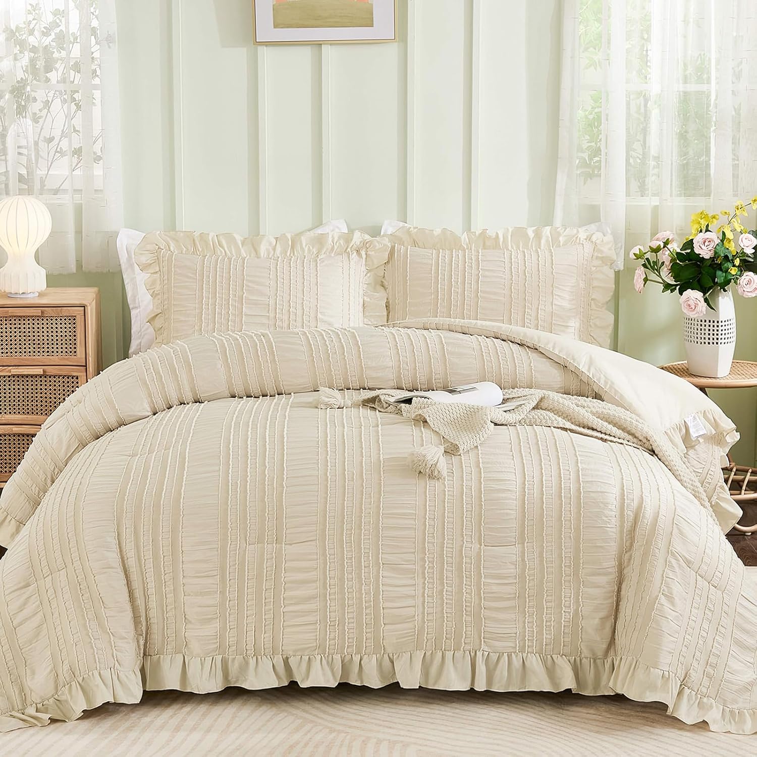 WONGS BEDDING Beige Ruffle Queen Comforter,Boho Shabby Chic Bedding for Queen Bed,Soft Seersucker Farmhouse Bedding Set with 1 Ruffled Comforter,2 Tufted Pillowcases 90″×90″