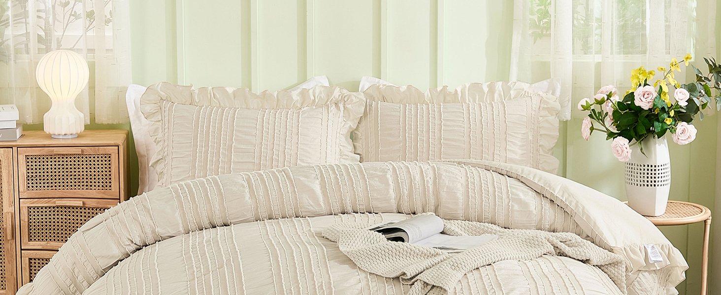 Seersucker Ruffle Comforter Set 
